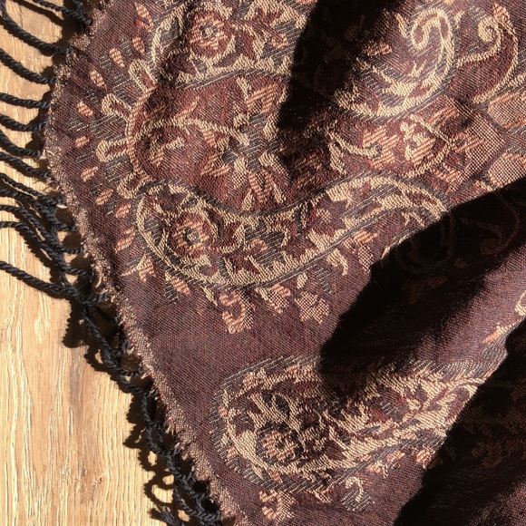 Long Woollen Scarf with burnt brown, beige and black woven paisley design. - Picture 4 of 9